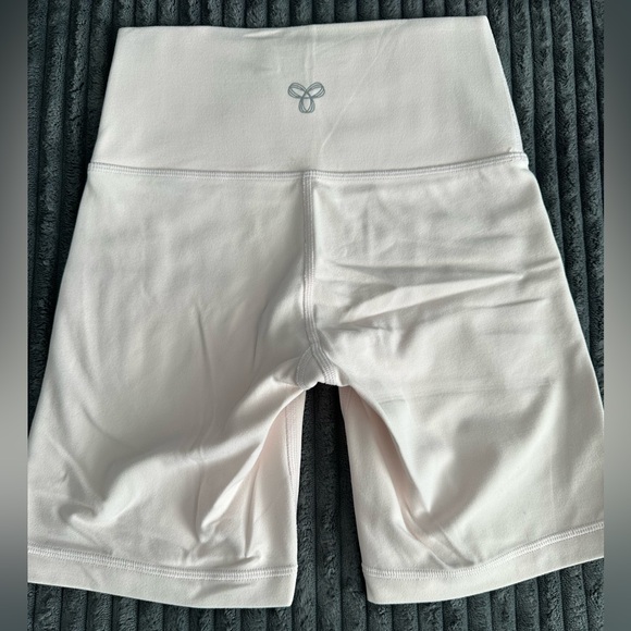 Aritzia TNA Butter High-Rise Bike Shorts - Size XS - Light Pink - EUC - Picture 5 of 5